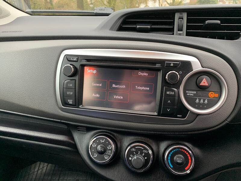 TOYOTA YARIS