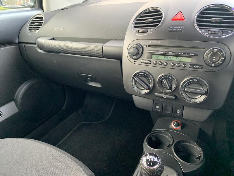 VOLKSWAGEN BEETLE